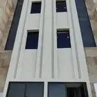 للبيع شقق ارضية وعلويه موقع مميز تشطيبات فاخرة