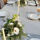 طاولة عشاء مع شموع