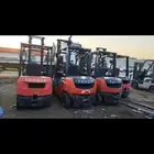 رافعات شوكيه للإيجار جميع أنواعها واحجامها