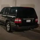 البدل خلفيه لكزس اسود بشنطه علاق الموقع الخبر