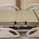 سرير طبي كهربائي