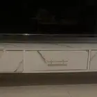 طاولة تلفزيون