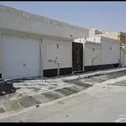 للبيع دور حي الامانة 600متر مؤسس دور وثلاث شقق مليونو650الف