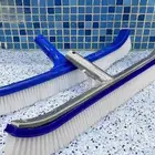 أدوات تنضيف المسابح