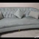 عدد 2 كنبة و عدد 2 كرسي و المخدات فقط