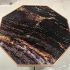 طاولة للبيع
