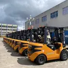 سيزرات ليفت ومان ليفت ورافعات شوكية متوفرة للايجار