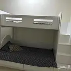 سرير دورين مع خزائن نضيف
