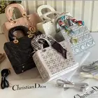 شنط ماركات مختلفه