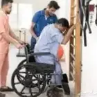 أخصائي علاج طبيعي