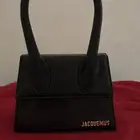 ماركه جاكموس اصليه   سوداء حجم وسط