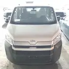 تويوتا هايس بضاعة سقف منخفض بنزين وديزل جير عادي موديل 2026