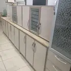 يوجد لدينا مطابخ جديده ومستعمل وغرف جديدة ومستعمل حسب الطلب