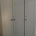 دولاب رمادي قسميين