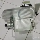 مكينة تشريح اللحوم والأجبان