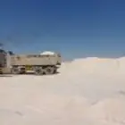 رمل ابيض واحمر اسفلت مبشور