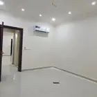 شقق عزاب مكيفة شاملة الكهرباء والماء بالعزيزية الخبر