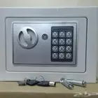 خزنة بيضاء فندقية