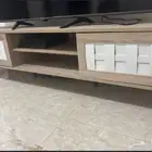 طاولة تلفزيون