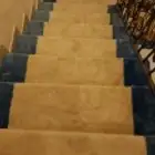 معلم تركيب موكيت عشب صناعي مشمع نجيله بدل خشب