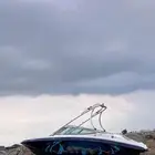 جت بوت يماها. للبيع بسعر مغري.