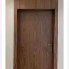 تصنع ابواب خشب بي شكل جميل