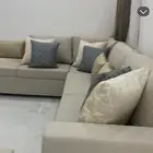 كنب وطاولة