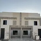 تاون هاوس حي عكاظ شارع 20 واجهه غربيه مساحة300