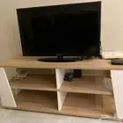 تلفزيون سامسونق مع طاولته ب500 ريال