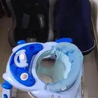 كرسي سيارة أطفال وكرسي اطفال ومشايه بحاله ممتازه