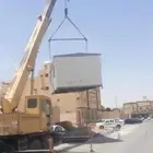 كرين لرفع. الحديد والبلاط خزانات