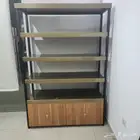 رفوف محل