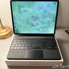 للبيع ايباد برو الجيل السادس مع ماجيك كيبورد