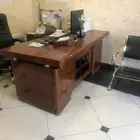 طاولة مكتب للبيع