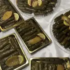 ورق عنب شغل فرش وطعم مميز حامض وسبايسي