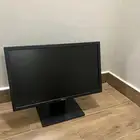 شاشه dell مع الاستاند الخاص بها لا تعاني الا من خدوش