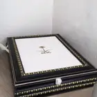 صندوق فاخر مع بشت رجالي فاخر