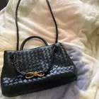 شنطه بوتيقا البيع بالسوم استعمال مره واحده شبه جديده