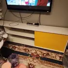 طاولة تلفزيون