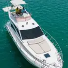 قارب يخت