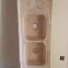 8 مجلى رخام صناعي و4 بانيو حمام مستخدمين