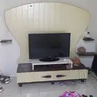 مكتب تلفزيون للبيع مستخدم نظيف وسليم