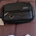 شنطه رجالي صغير ه يدويه جديده غير مستخدمه السعر 100ريال