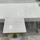 طاولة مع خدمة 4