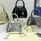 شنط نسائيه حقائب آخر الموديلات الشتويه بالدرزن او بالحبه