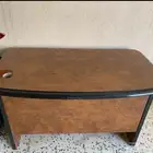 طاولة مكتبيه شبه جديدة