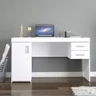 تسريحه وطاوله بنفس الوقت
