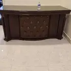 طاولة مكتب ..من الخشب القوي الثقيل
