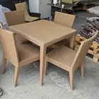 كراسي وطاولات