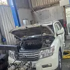 مكينة لاندكروزر 2010 V6 وكالة شد بلد مفكوكه من سيارة حديثة